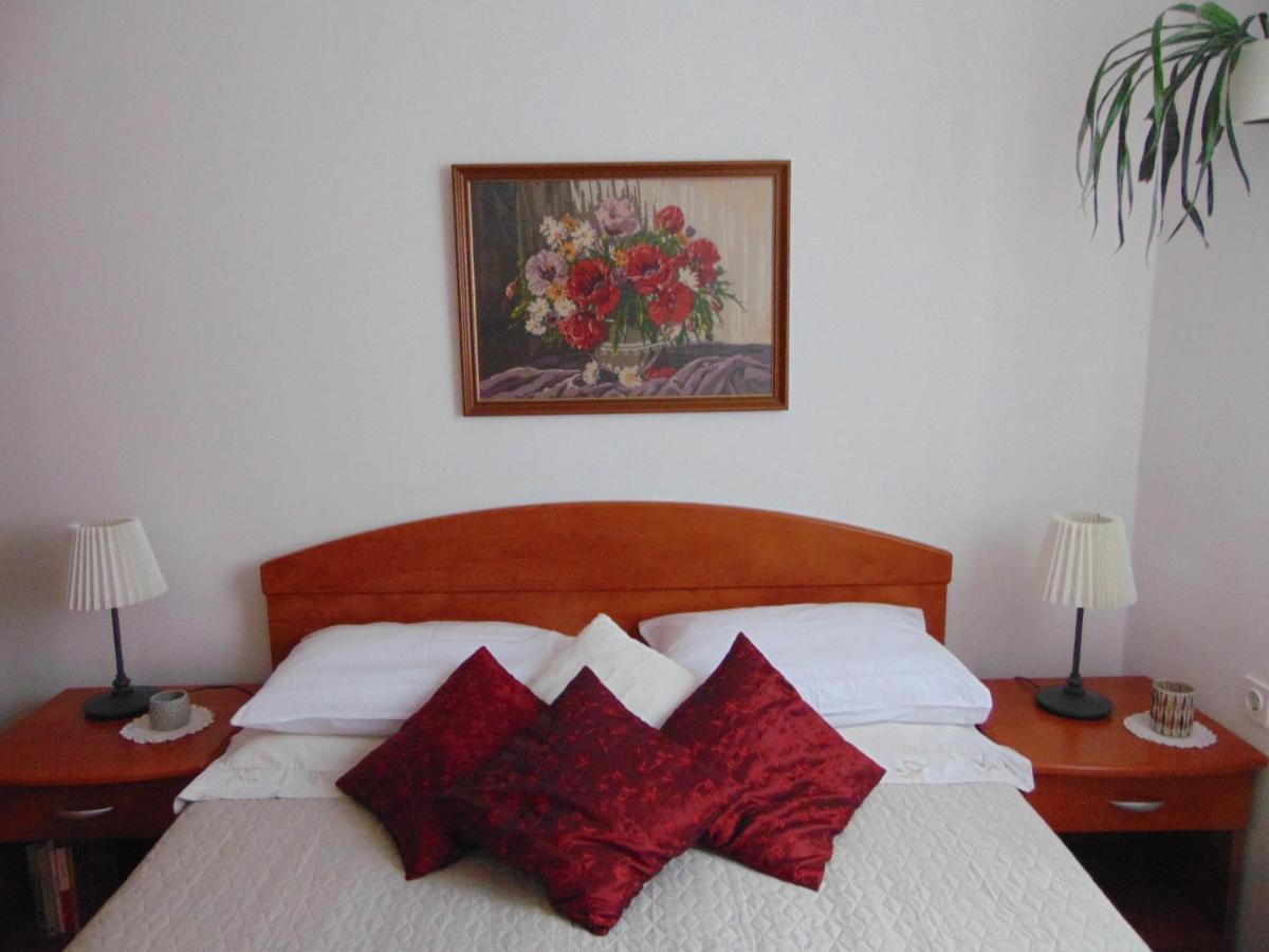 Apartments Petra Biograd Na Moru Exterior photo